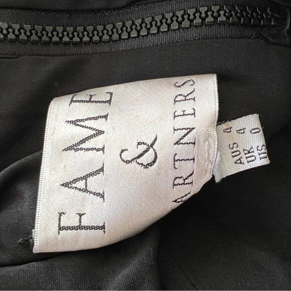Fame and Partners Crop Top In Black Size 0 - Picture 4 of 4